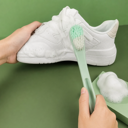 Buuttr shoe cleaning brush, full length view